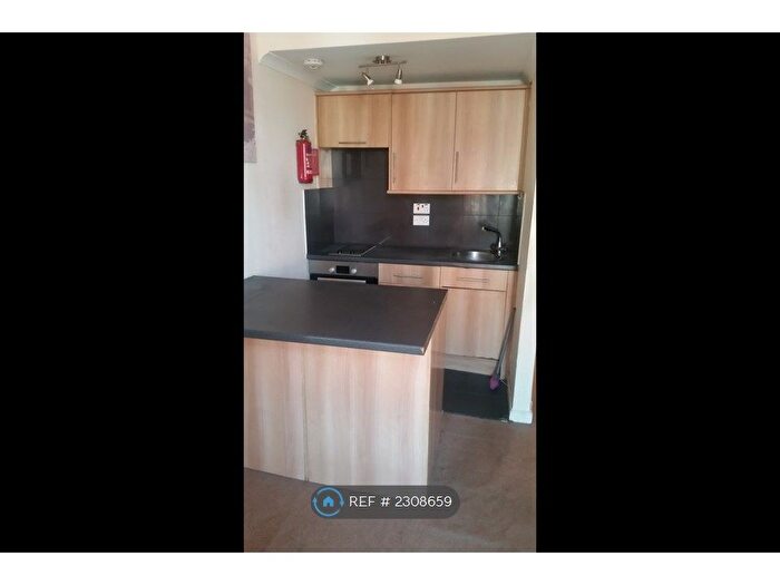 Studio To Rent In Deptford Broadway, London, SE8