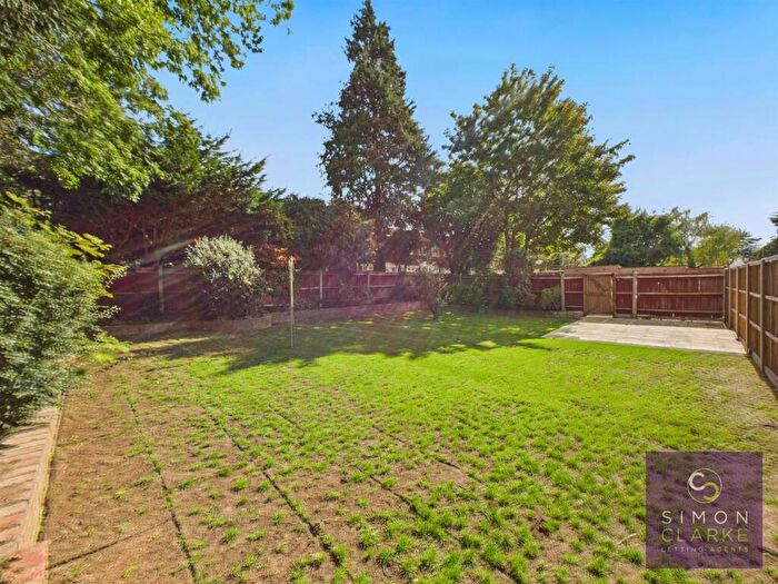 2 Bedroom Apartment To Rent In Woodside Avenue, London, N12