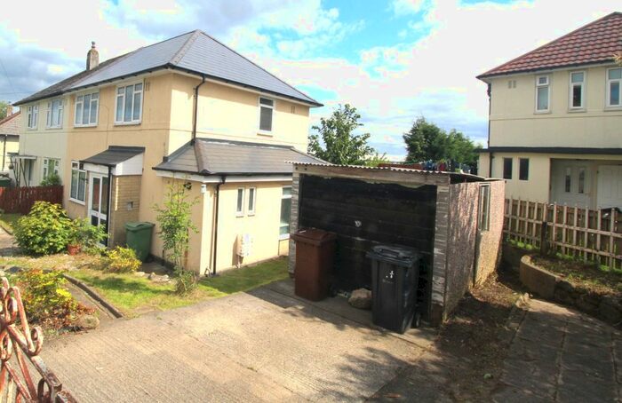 3 Bedroom Semi-Detached House To Rent In Raynel Gardens, Leeds, LS16