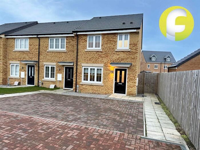 3 Bedroom End Of Terrace House For Sale In Doxford Crescent, North Shields, NE29