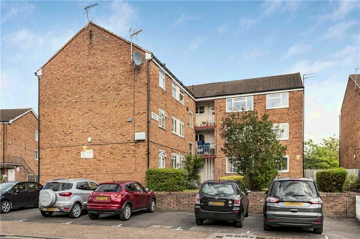 2 Bedroom Flat To Rent In The Farmlands, Northolt, UB5