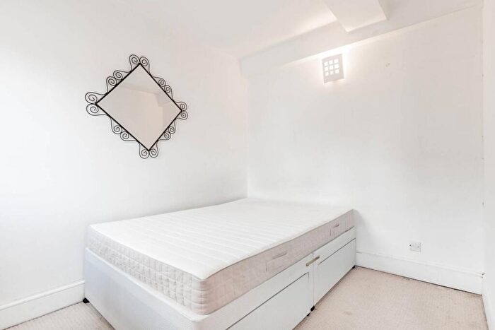 1 Bedroom Flat To Rent In Rope Street, Rotherhithe, London, SE16