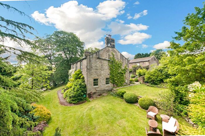 6 Bedroom Detached House For Sale In Ivy Bank Farmhouse & Barn, Sheffield Road, Jackson Bridge, HD9