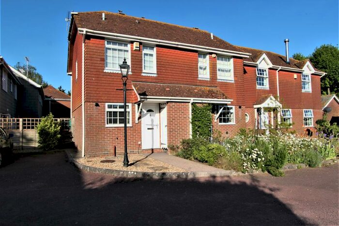 2 Bedroom House To Rent In Fitzalan Mews, Arundel, BN18