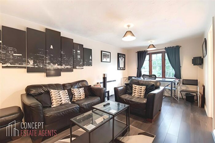 2 Bedroom Flat To Rent In Selhurst Close, Southfields, SW19