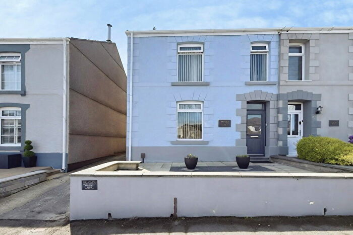 4 Bedroom Semi-Detached House For Sale In Roger Street, Treboeth, Swansea, SA5