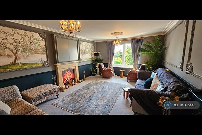 3 Bedroom Flat To Rent In Downleaze, Stoke Bishop, Bristol, BS9