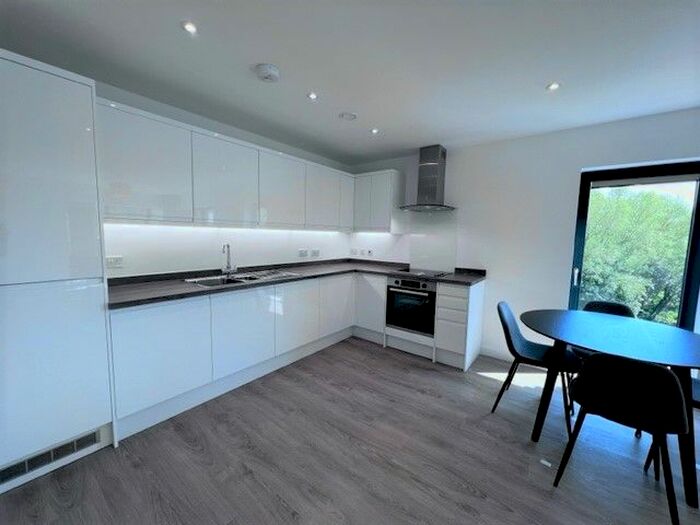 2 Bedroom Flat To Rent In Leacon Road, Ashford, TN23