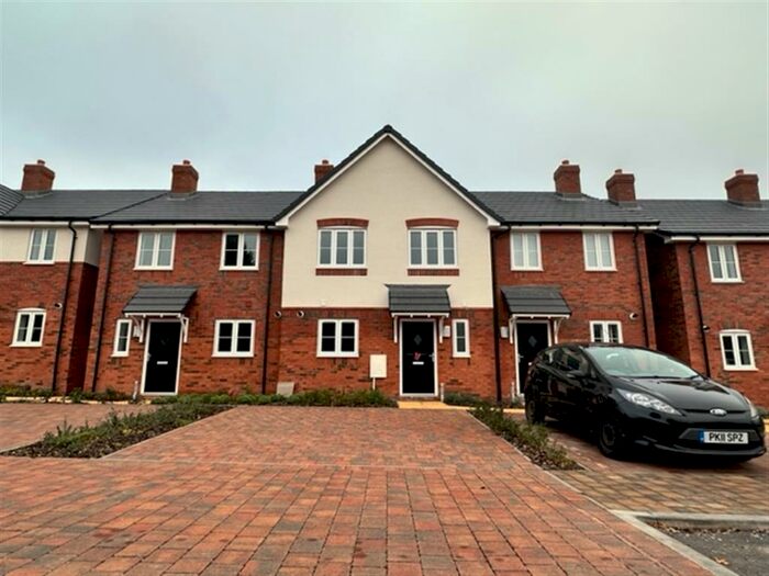 3 Bedroom House To Rent In Congrave Way, Dordon, Tamworth, B78