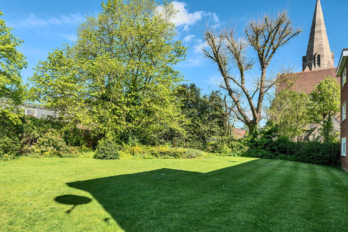 1 Bedroom Flat For Sale In Myddelton Park, Whetstone, N20