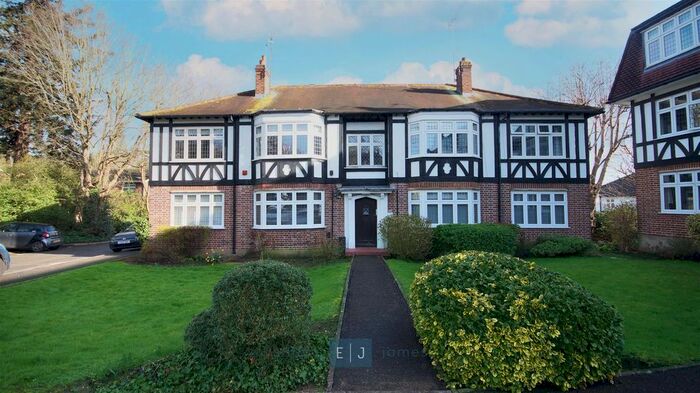 2 Bedroom Flat To Rent In Grange Court, Upper Park, Loughton, IG10