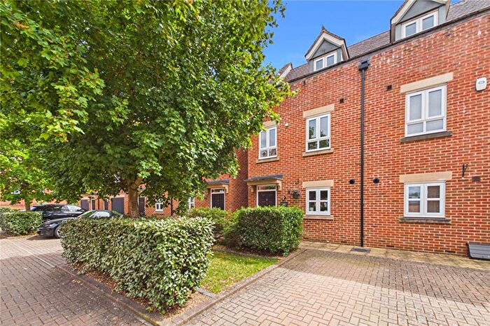 3 Bedroom Semi Detached House For Sale In Rondetto Avenue, Newbury, Berkshire, RG14