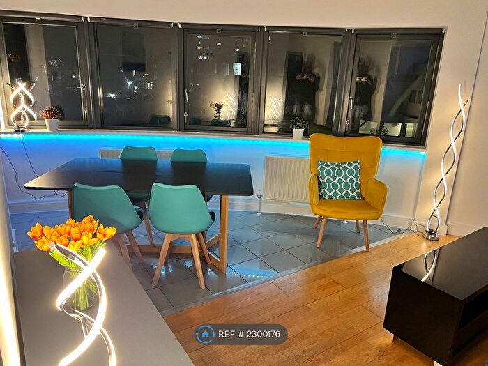 2 Bedroom Flat To Rent In Chronos Building, Whitechapel London, E1