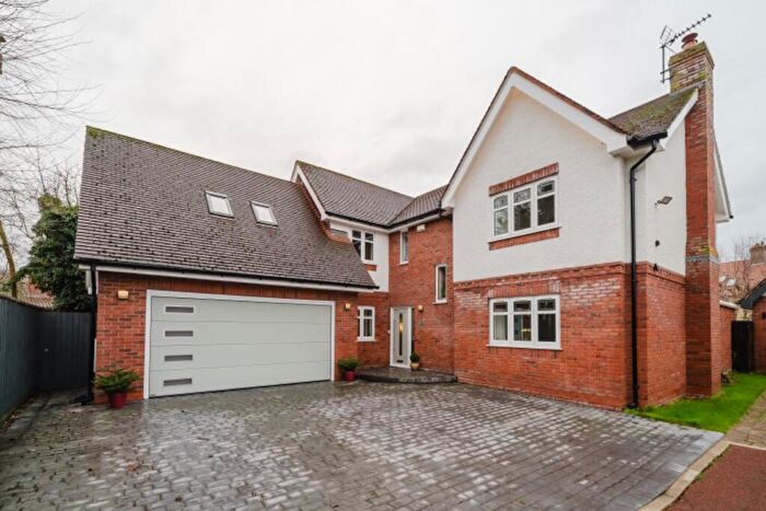 4 Bedroom Detached House For Sale In Bertram Close, CH47