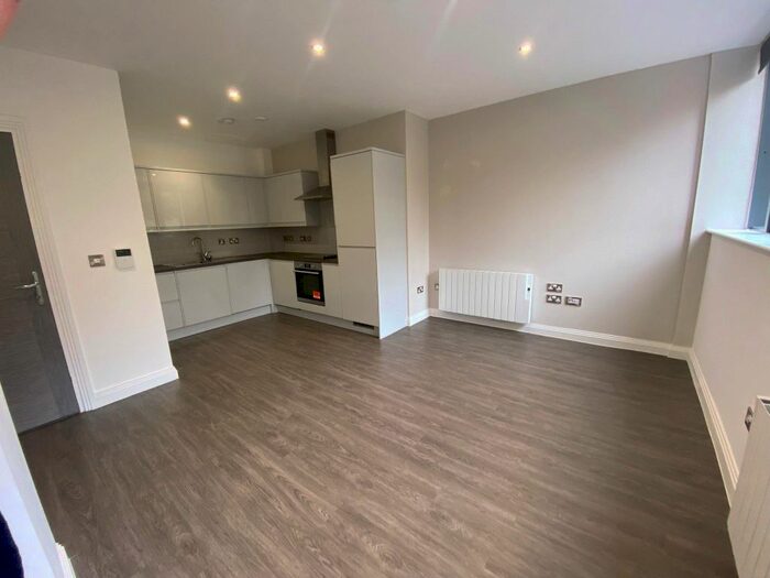1 Bedroom Flat To Rent In Lichfield Road, Four Oaks, Sutton Coldfield, B74