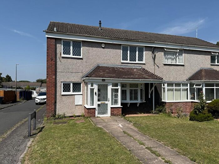 3 Bedroom Semi-Detached House To Rent In Wollescote - Archer Court, DY9