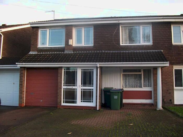 4 Bedroom Semi-Detached House To Rent In Regis Heath Road, Rowley Regis, B65