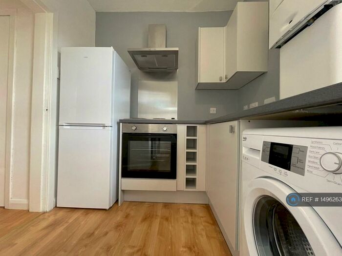 2 Bedroom Flat To Rent In School Terrace, Coalsnaughton, Tillicoultry, FK13