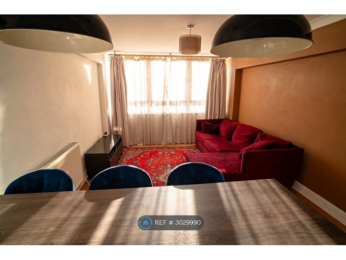 2 Bedroom Flat To Rent In St Johns Estate, London, N1
