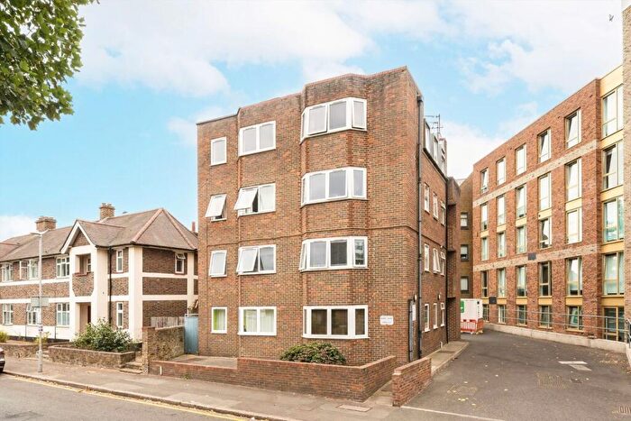 1 Bedroom Flat To Rent In Denmark Road, Kingston Upon Thames, KT1