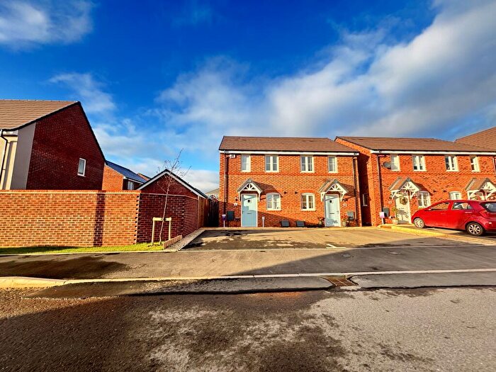 2 Bedroom House To Rent In Chartreuse Close, Rugby, CV22