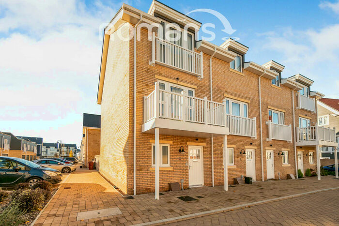 4 Bedroom End Of Terrace House To Rent In New Hampshire Street, Green Park, RG2