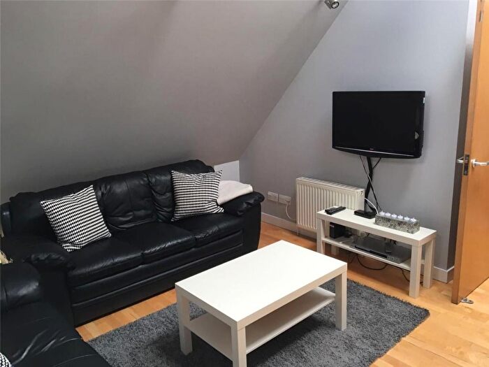 2 Bedroom Flat To Rent In Old Fishmarket Close, Old Town, Edinburgh, EH1