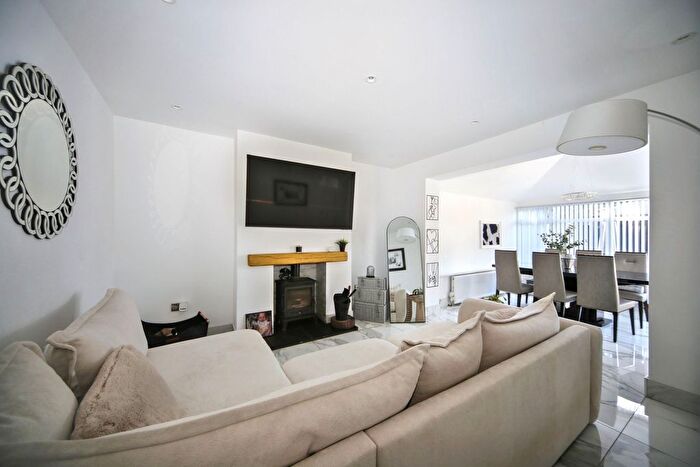3 Bedroom Semi-Detached House For Sale In Ferguson Rise, Wigan, WN5