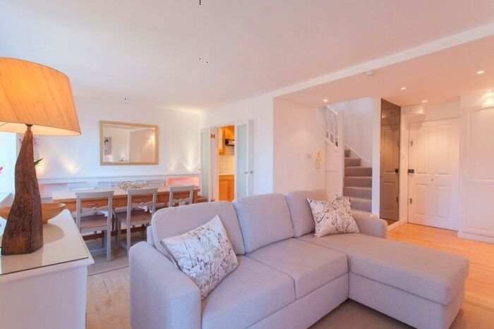 2 Bedroom Flat To Rent In Bramham Gardens, Bramham Gardens, London, SW5