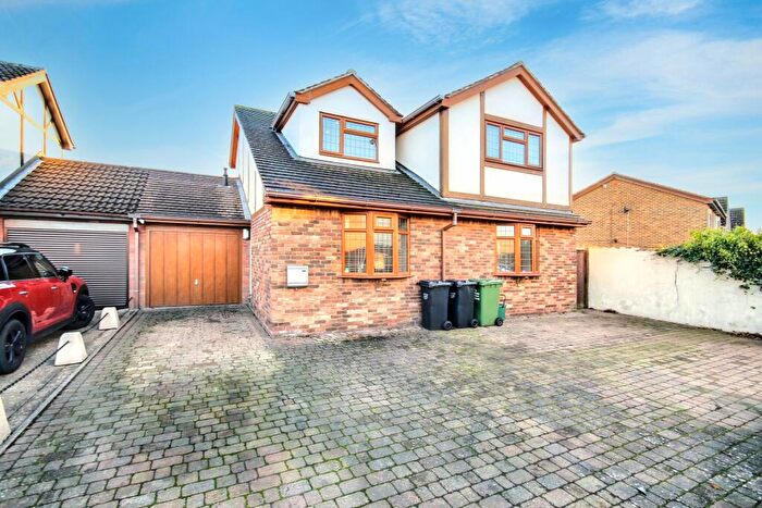 4 Bedroom Detached House To Rent In Fambridge Drive, Wickford, SS12
