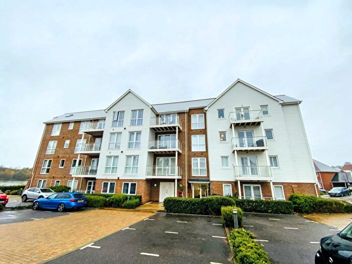 2 Bedroom Flat To Rent In Walters Close, Holborough Lakes, ME6