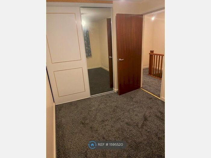 3 Bedroom Semi-Detached House To Rent In Roach Green, Wigan, WN1