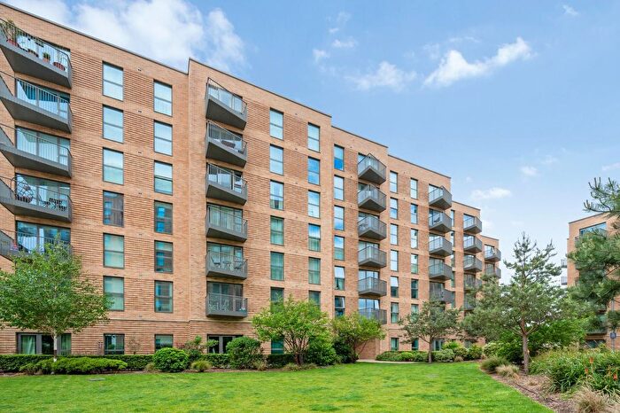 1 Bedroom Flat For Sale In Darjeeling House, Memorial Avenue, Slough, Berkshire, SL1