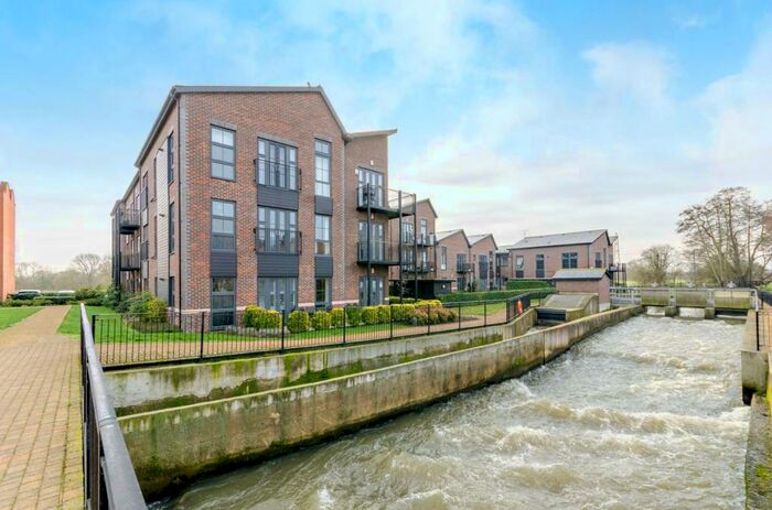 2 Bedroom Flat To Rent In Gresham Park Road, Old Woking, Woking, GU22