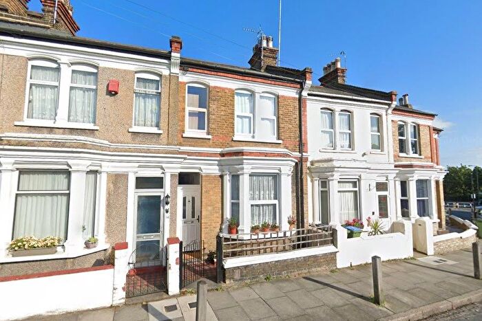 3 Bedroom Property To Rent In Timbercroft Lane, London, SE18