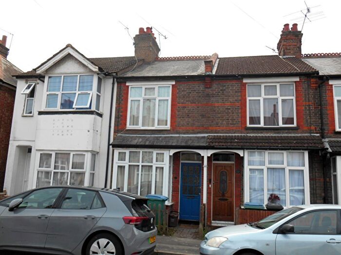 2 Bedroom Terraced House To Rent In Benskin Road, Watford, WD18