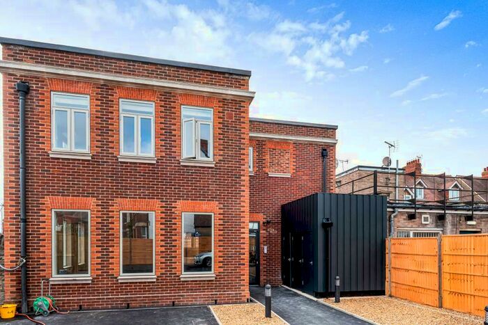 1 Bedroom Apartment To Rent In London Road, Central Headington, OX3