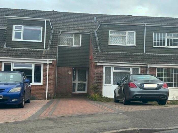 3 Bedroom Terraced House To Rent In Sagecroft Road, Thatcham, RG18