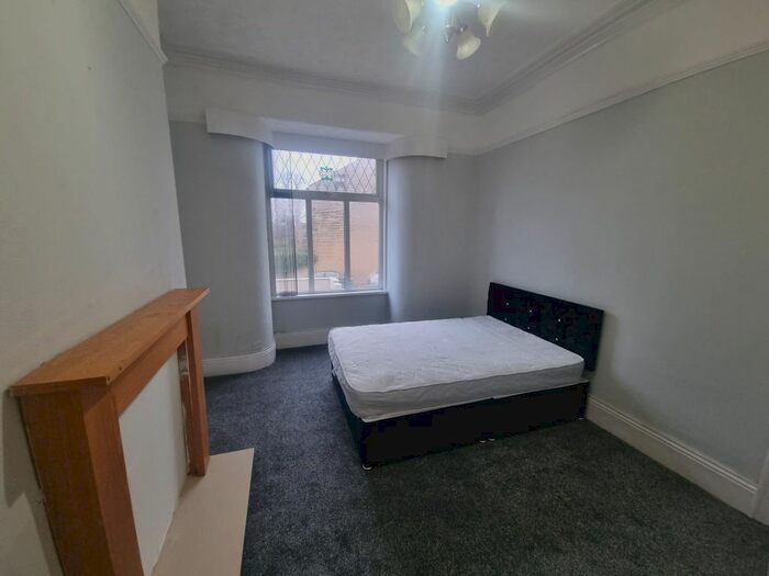 1 Bedroom Flat To Rent In St. Marys Road, Manningham, Bradford, BD9