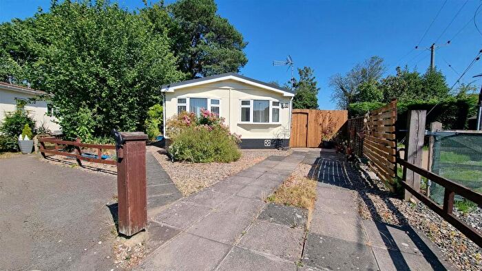 2 Bedroom Park Home For Sale In Juggins Lane, Earlswood, B94