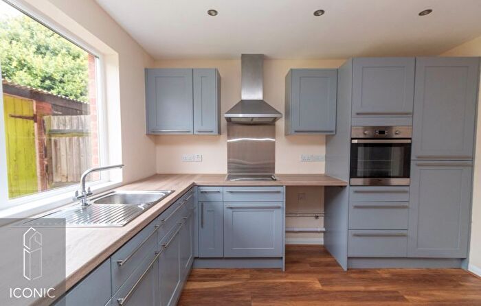 3 Bedroom Semi-Detached House For Sale In Honey Close, Norwich, NR1