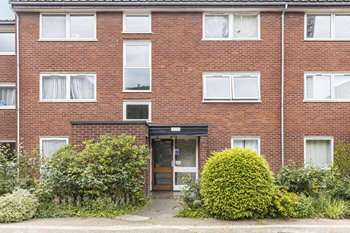 1 Bedroom Apartment For Sale In Regent Square, Bow, E3