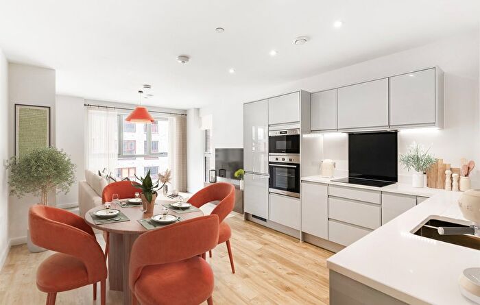 1 Bedroom Flat For Sale In "The Bradshaw" At High Streee, Brentford, TW8