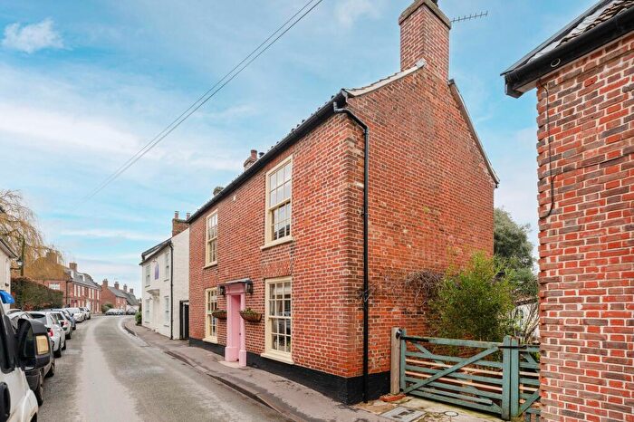 2 Bedroom Detached House For Sale In Bond Street, Hingham, NR9