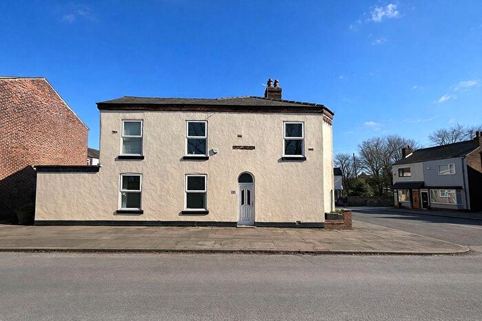 3 Bedroom End Of Terrace House For Sale In Hazelhurst Road, Worsley, Manchester, M28