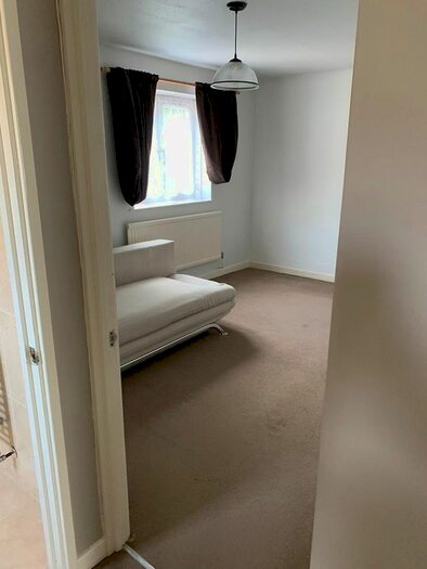 1 Bedroom Flat To Rent In Community Road, Greenford, UB6