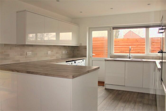 3 Bedroom Detached Bungalow To Rent In Peperharow Road, Godalming, Surrey, GU7