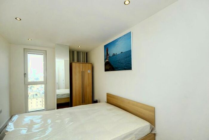 1 Bedroom Flat To Rent In Grosvenor Waterside, Pimlico, London, SW1W