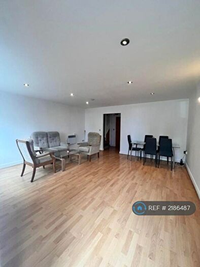 2 Bedroom Flat To Rent In Stratford, Stratford City, London, E15