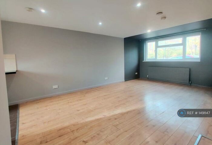 Studio To Rent In Harrow Road, Wembley, HA0